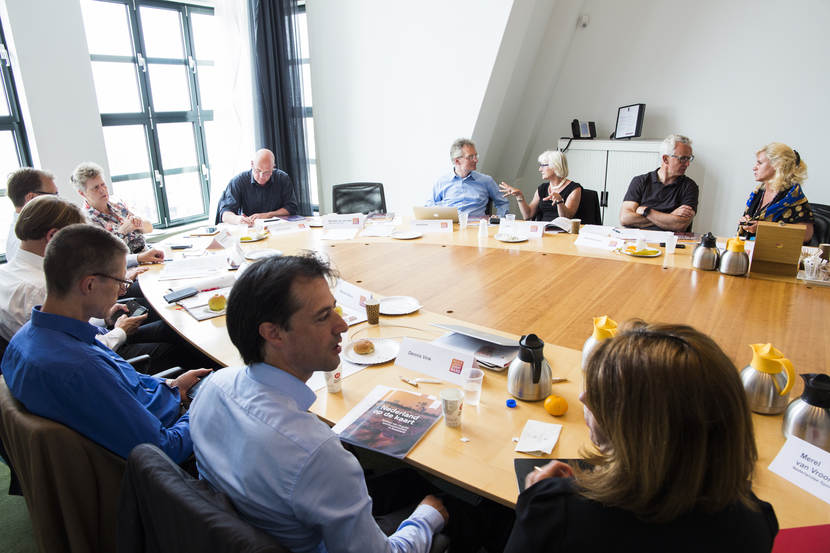 De eerste vergadering van de Wetenschapscommissie (Den Haag, 29 mei 2017.)